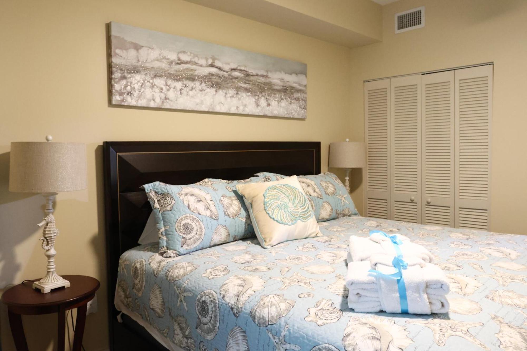 Apartment Aqua 1504 Beachfront With Free Chairs