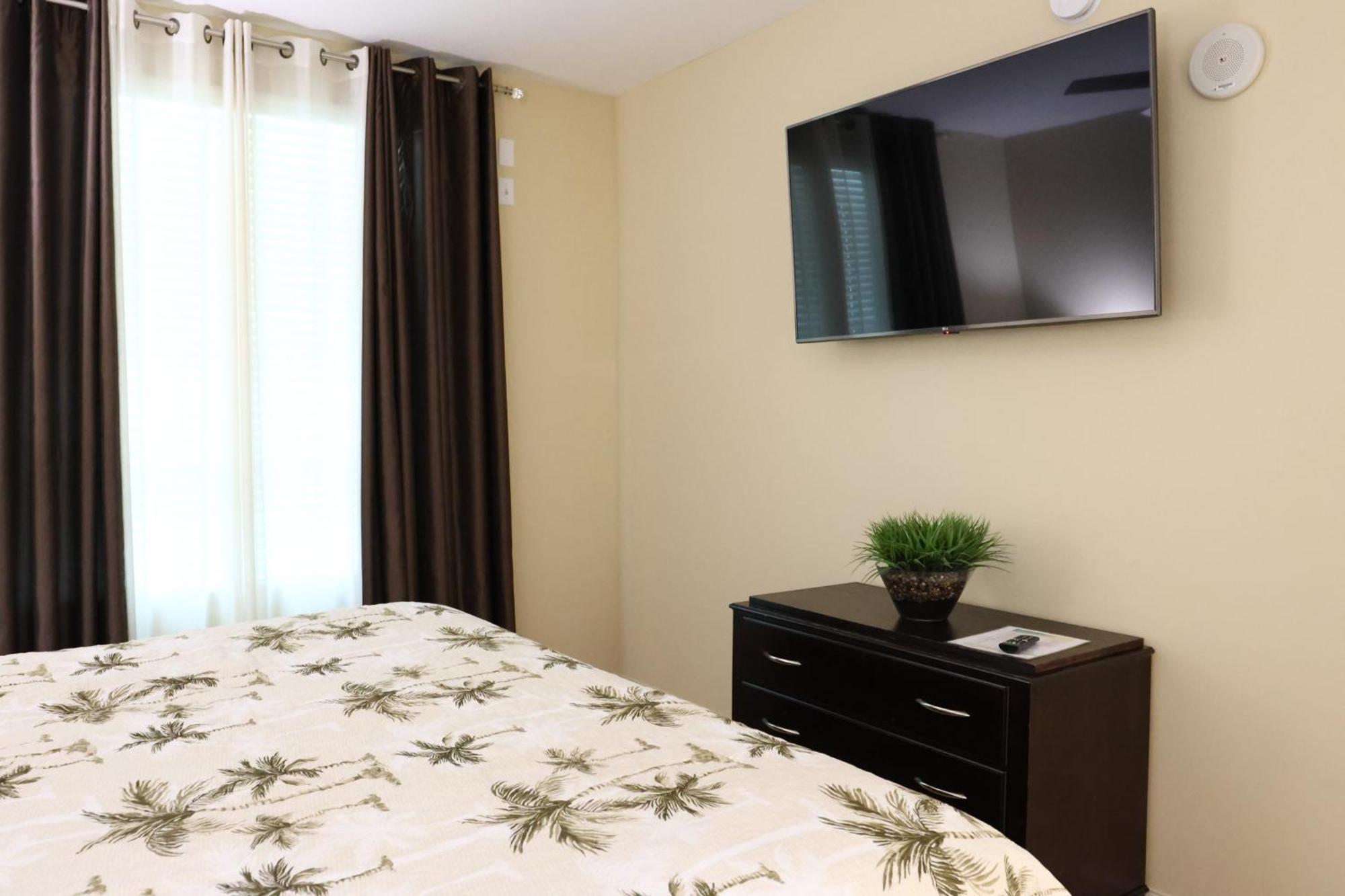 Aqua 1504 Beachfront With Free Chairs Panama City Beach