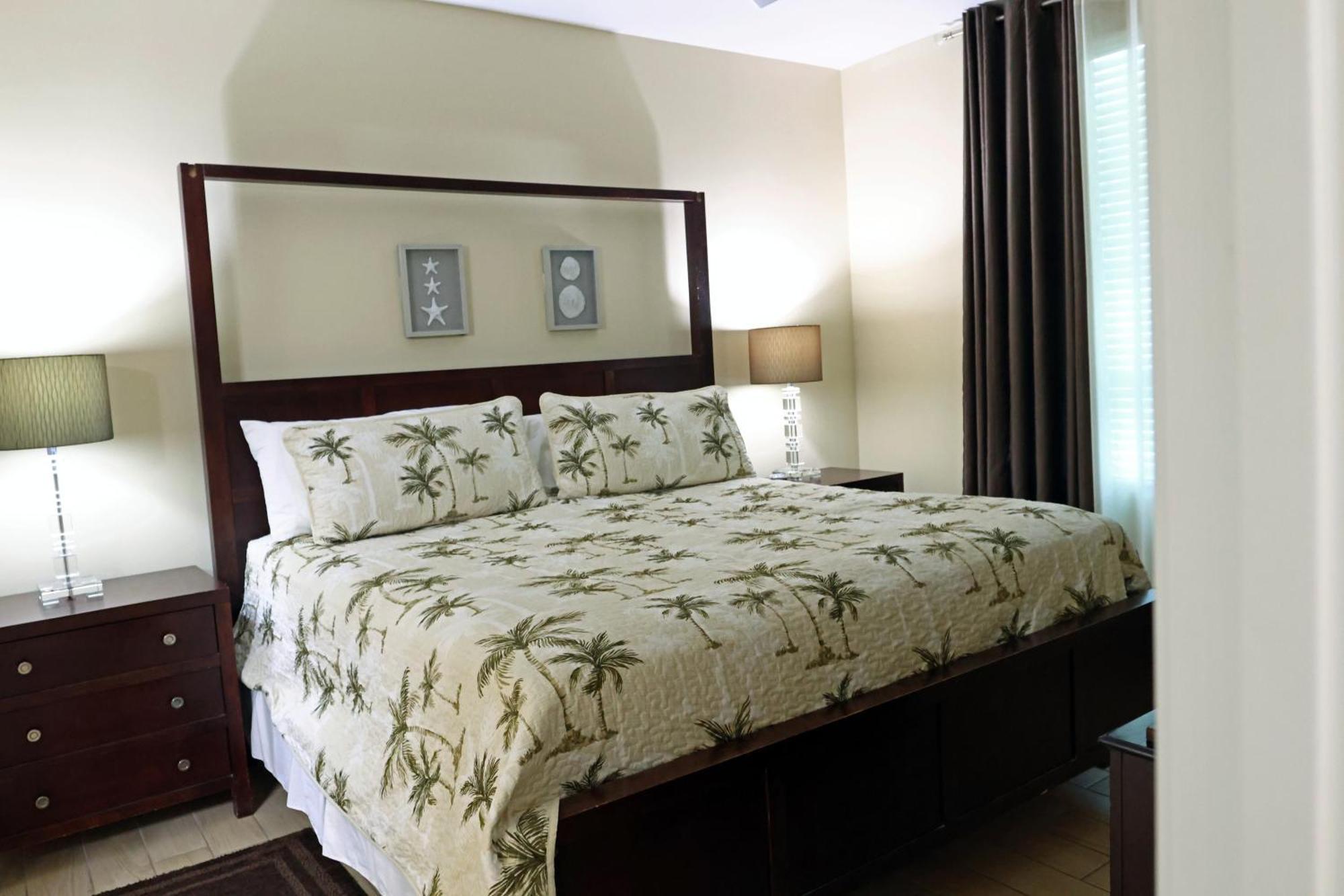 Aqua 1504 Beachfront With Free Chairs Apartment Panama City Beach